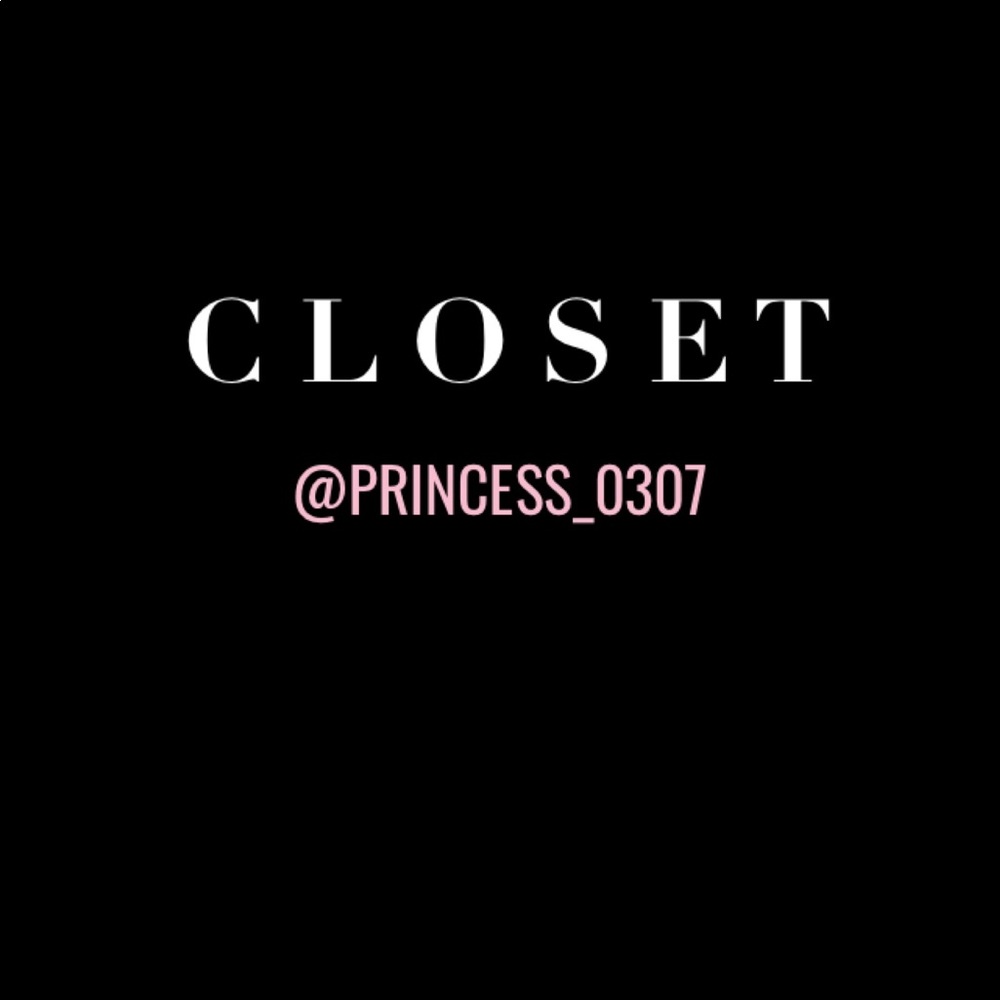 CLOSET THIS WAY...